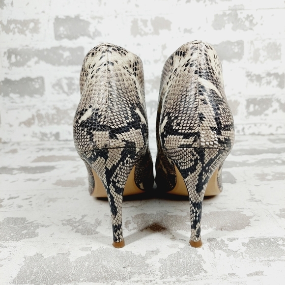 Halogen Rowen Snakeskin Print Peep Toe V Cut Slip On Ankle Bootie D233 - Picture 8 of 13